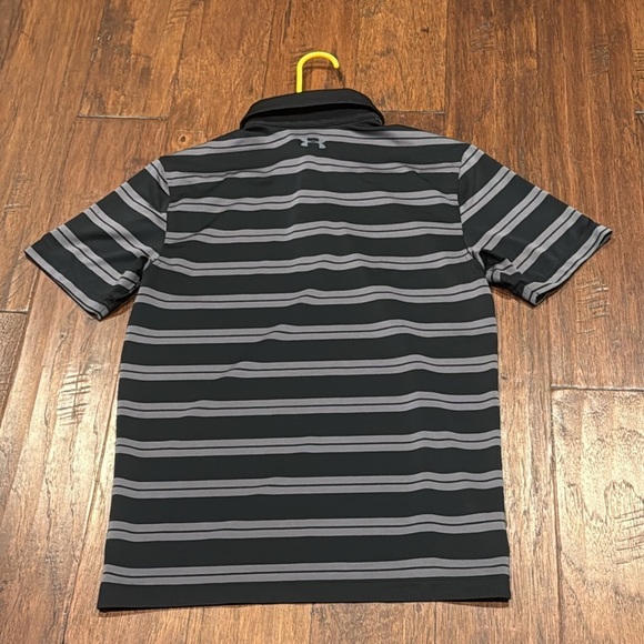 Small Under Armour Men's Polo in Black and Gray Stripes - Picture 8 of 9